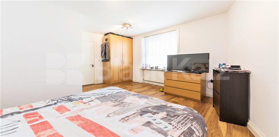 			RECENTLY REFURBISHED , 2 Bedroom, 1 bath, 1 reception Flat			 Richmond Way, Shepherds Bush/Brook Green